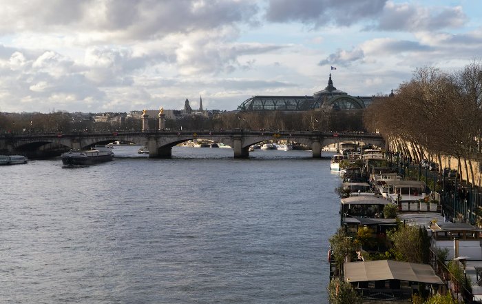 Article Image for A Guide to Navigating the Inland Waterways of France