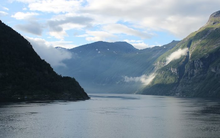 Article Image for Cruising the Norwegian Fjords: Timing and Preparation
