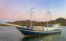 navigating the seas in style a guide to liveaboard boats for the adventurous soul